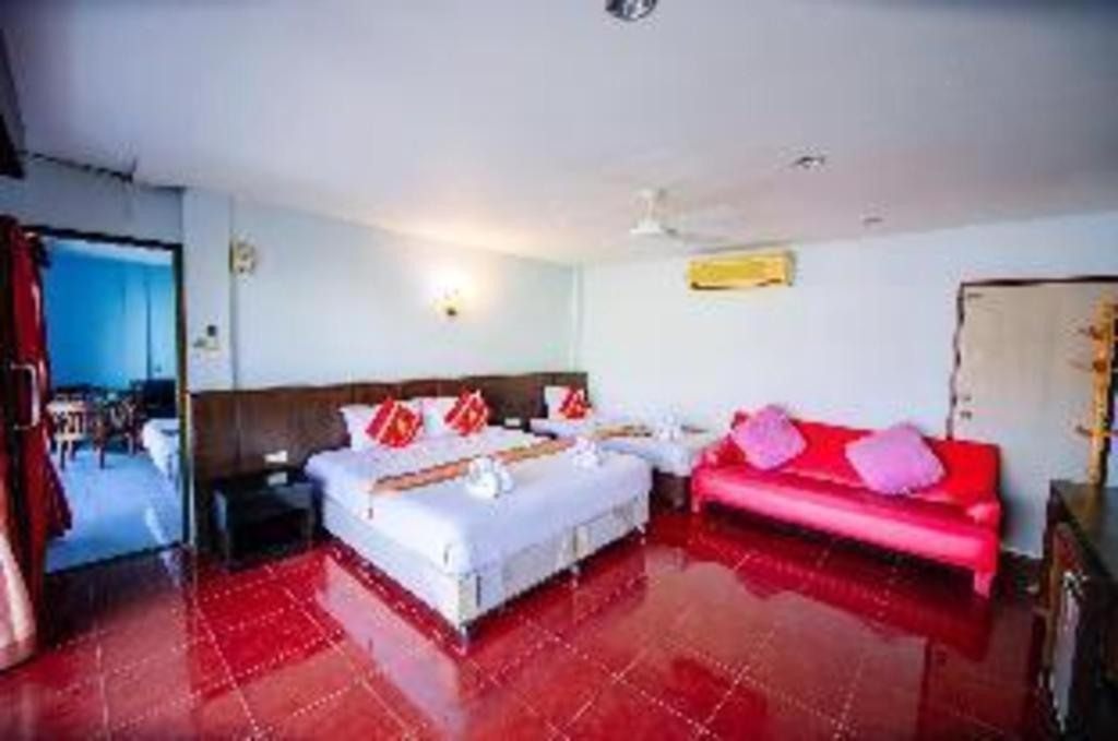 Hotel Oyo 343 Wanna Marine Patong Exterior foto