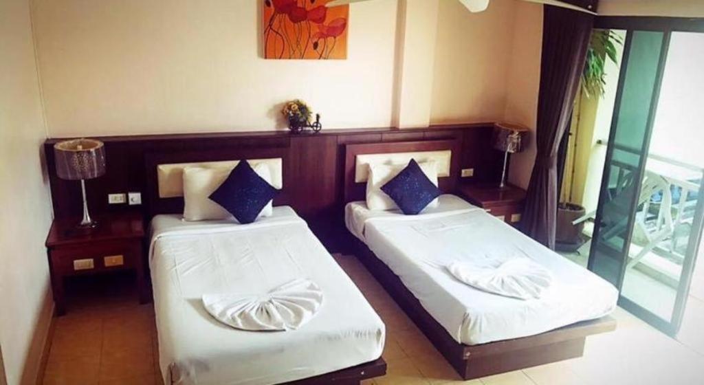 Hotel Oyo 343 Wanna Marine Patong Exterior foto