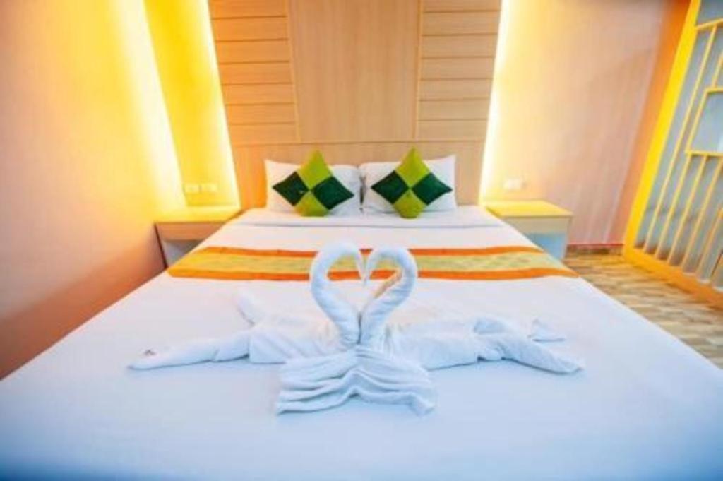 Hotel Oyo 343 Wanna Marine Patong Exterior foto